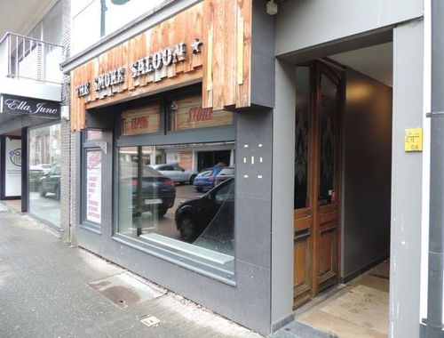                                         Bien commercial avec habitation à vendre à Beringen, € 215.000
