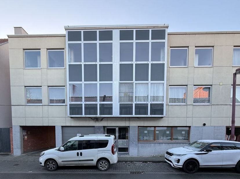 “Startprijs bedraagt € 220.000,00.&amp;nbsp; Elk prijsvoorstel vanaf deze prijs zal worden voorgelegd aan de eigenaars die zich het recht voorbehouden dat