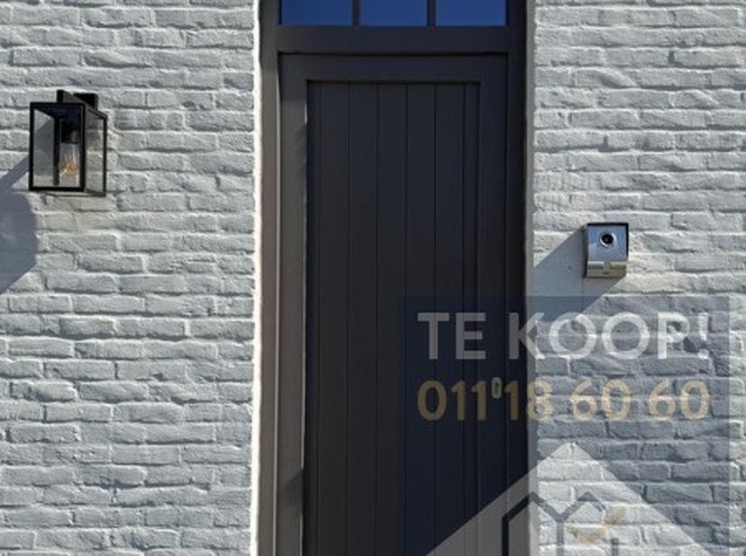 Instapklare woning met tuin op het zuidoosten, tuin en parkeerplaats<br />
<br />
Op zoek naar ruimte, licht en comfort op een centrale ligging? Deze