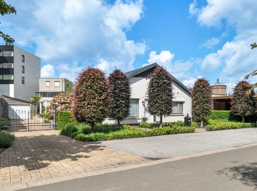 Op zoek naar een verzorgde vrijstaande woning met alles op het gelijkvloers? Dan is deze woning aan de Wipstraat 3 in Lommel zeker een bezoek waard!<b