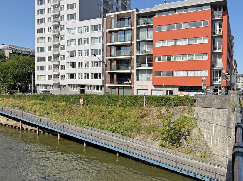 Appartement te koop in Henleykaai 1B,
                    9000 Gent