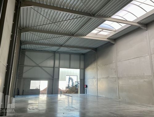                                         Bedrijfsgebouw te huur in Heist-op-den-Berg, € 1.500
