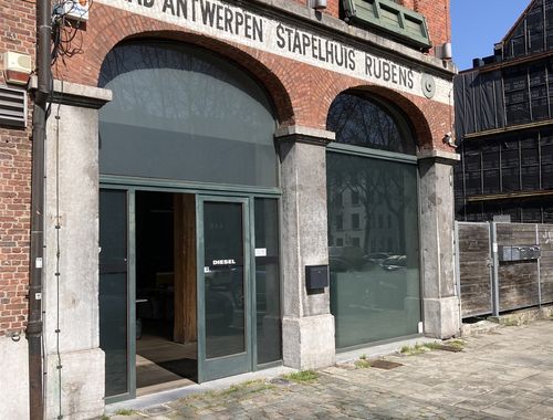                                         Kantoor te huur in Antwerpen, € 9.708,33

