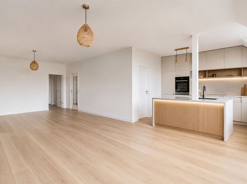 Ideaal voor starters ! <br />
Ruim, licht appartement van ca 116 m² in het centrum van het gezellige Beerse, met een terras oost/zuid georiënteerd.<br