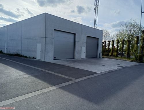                                         Bedrijfsgebouw te huur in Oostende, € 825
