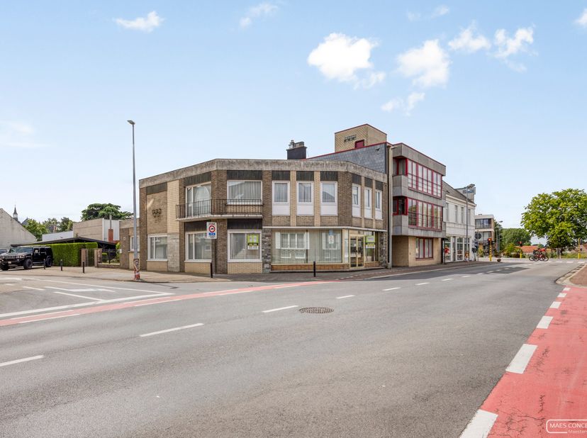 Op zoek naar een woning met karakter én tal mogelijkheden? Ontdek deze charmante en ruime woning in de Statiestraat 6 in Zulte. Deze plek ademt nostal