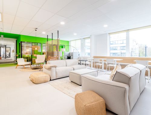                                         Immeuble de bureaux à louer à Wavre, € 5.225
