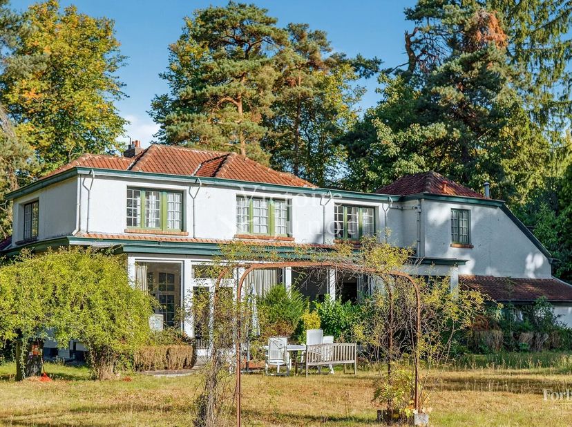 Kraainem : Victoire - Junot stelt u deze charmante eigendom voor, gelegen in het hart van de zeer residentiële wijk "Quatre Bras", gebouwd in 1925 op