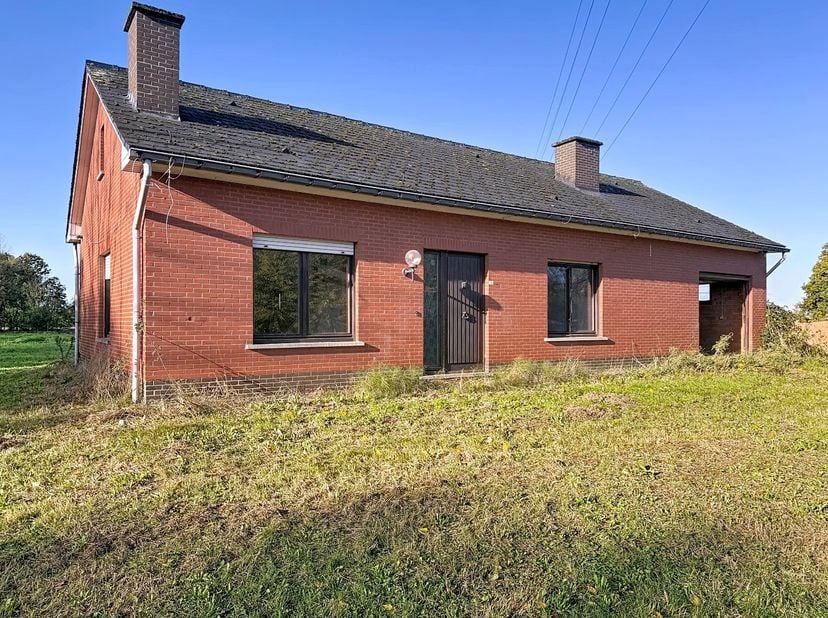 Op een idyllische locatie in het gegeerde Wilsele Putkapel vindt u dit uitzonderlijke stuk grond van 42 are met een woning boordevol potentieel. Dankz