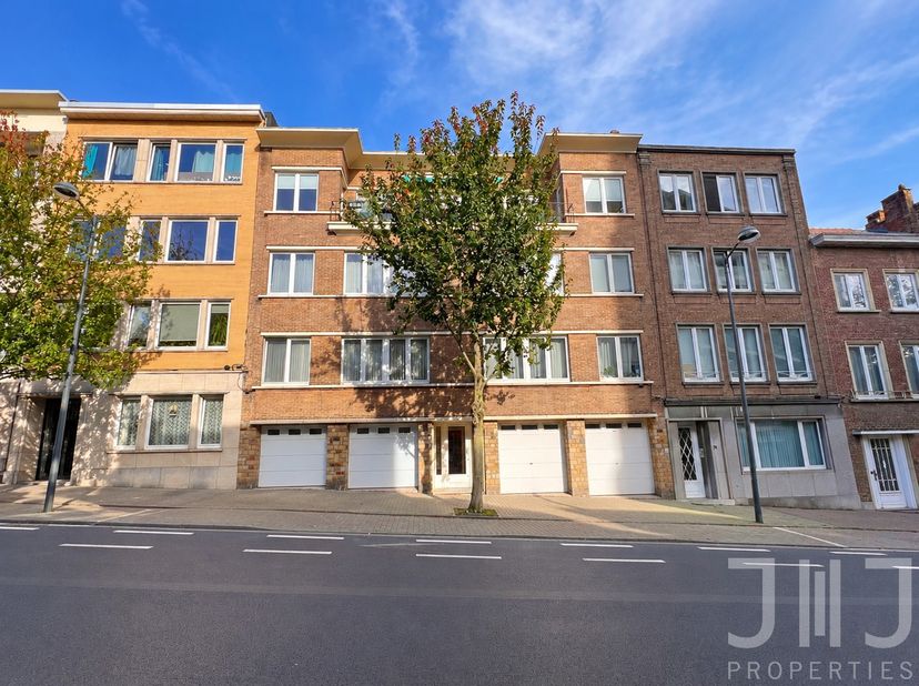 Appartement te koop in Avenue des Grenadiers 66,
                    1050 Elsene