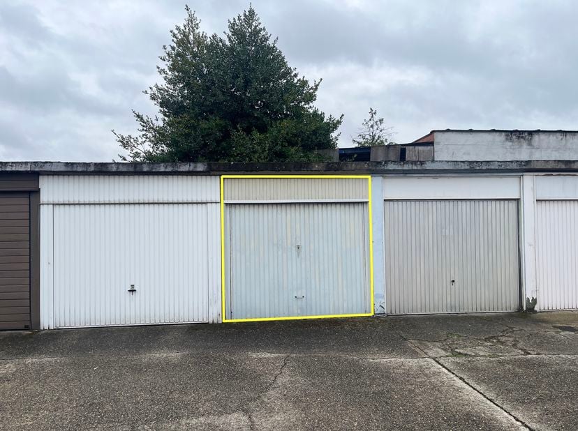 Garage te koop in Albertstraat 26 +,
                    2845 Niel