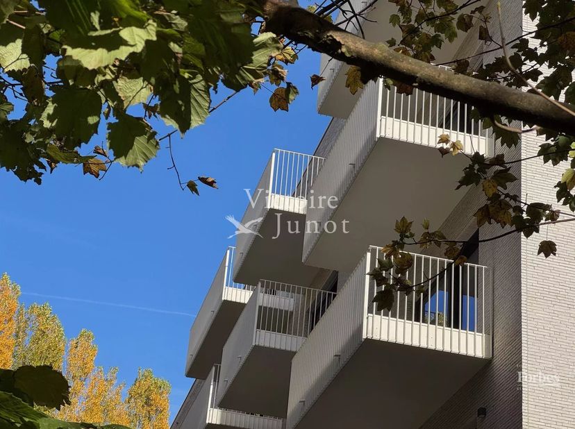Appartement te koop
                    in 1200 Sint-Lambrechts-Woluwe