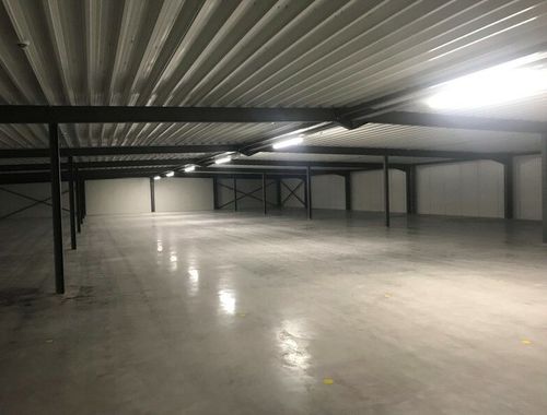                             Magazijn zonder bureel te huur in Ardooie
