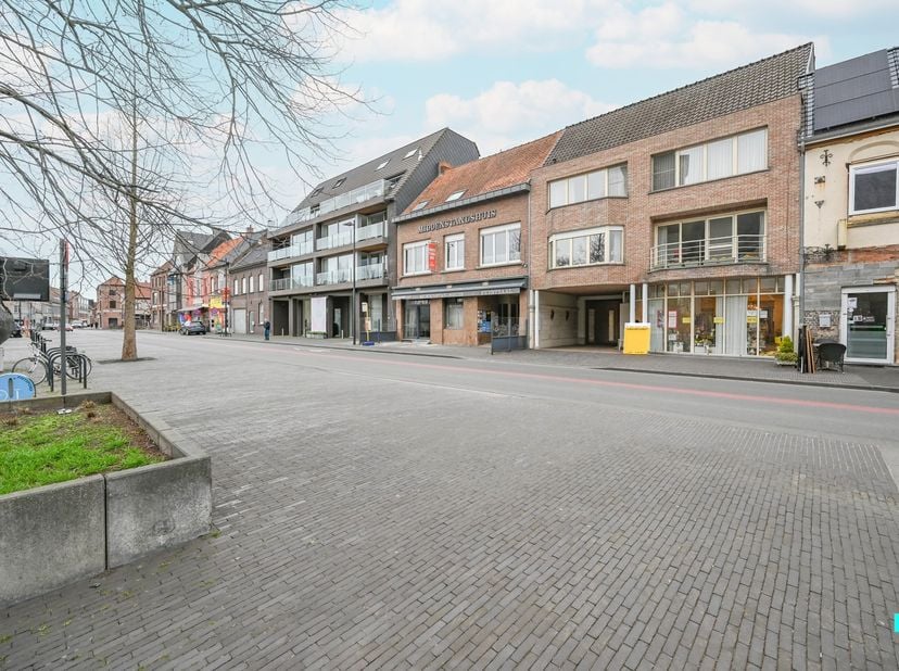 Bien professionnel à vendre
                    à 8770 Ingelmunster