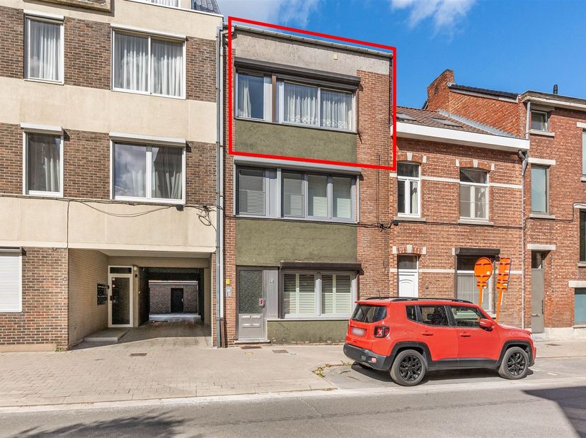 Journée portes ouvertes le samedi 14 mars de 11h à 12h<br />
<br />
<br />
Appartement à rénover dans le centre de Hasselt<br />
<br />
Situation