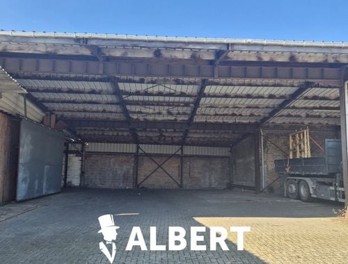                                         Entrepôt à louer à Gelinden, € 580
