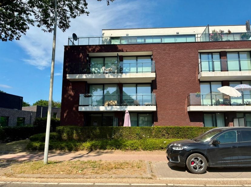 !! BIJ INTERESSE: gelieve eerst de kandidatenfiche in te vullen (te downloaden bij het pand op onze website, onderaan bij downloads) en door te sturen