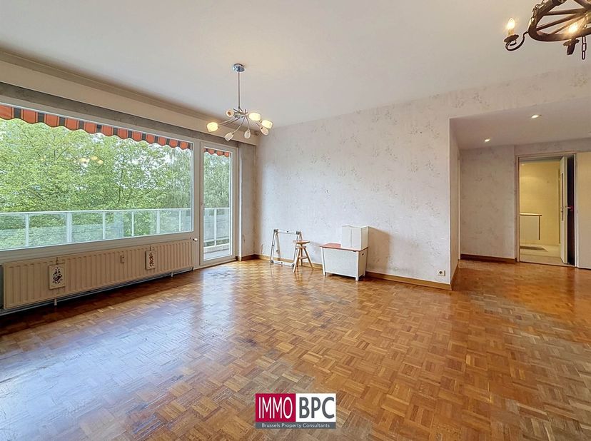 SPACIEUX APPARTEMENT 3 CHAMBRES AVEC TERRASSE PLEIN SUD DE 16 M²<br />
Spacieux et lumineux appartement de ± 105 m², situé au 3e étage dans un enviro