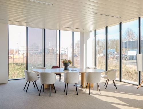                                         Bureaux à louer à Nivelles, € 1.300

