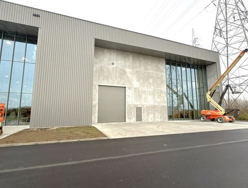                                         Bâtiment d’entreprise à louer à Zwijndrecht, € 16.900
