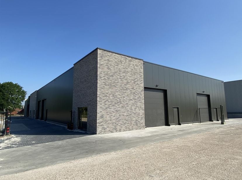 Het bedrijvenpark "WINTERDIJK" bestaat uit kmo-units en opslagplaatsen en is gelegen op het industrieterrein "Oude Kazerne" te Kaulille, op 6 km van d