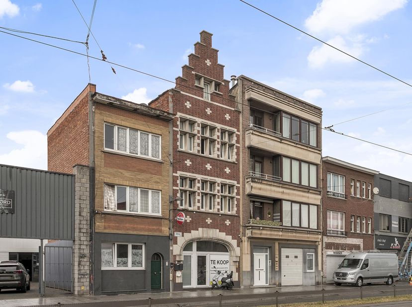 Bien professionnel à louer
                    à 2170 Merksem