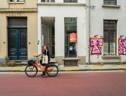                                         Handelspand te huur in Gent, € 850
