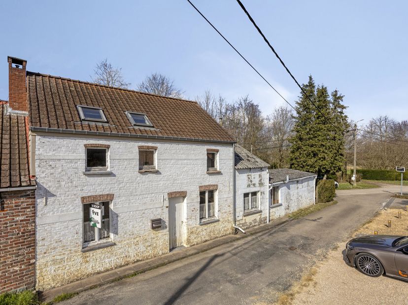 Te renoveren woning in Lubbeek op een rustige ligging met tal van mogelijkheden, met onder andere een bewoonbare oppervlakte van 115 m².<br />
De woni