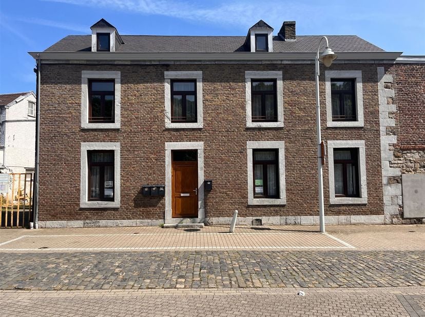 Situé à Angleur, découvrez cette colocation de 4 chambres allant de 12 à 20m2 et entièrement remise à neuf, idéalement située et proche des commodités