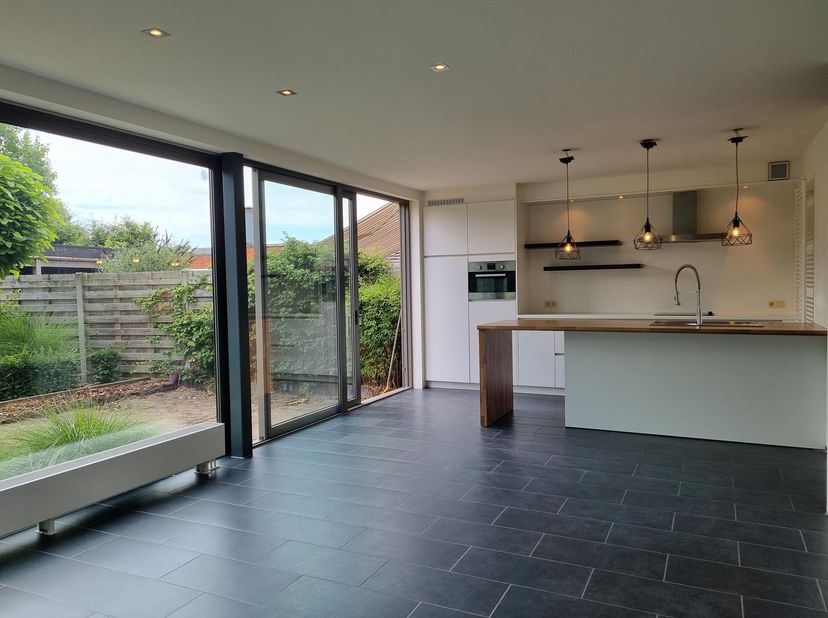 BEZOEK AANVRAGEN ENKEL MOGELIJK VIA VOLGENDE LINK:<br />
https://verlinden.mijnhuurprofiel.be/property/b019d10c-c2c2-4270-9358-c6e5977a917b<br />
<br