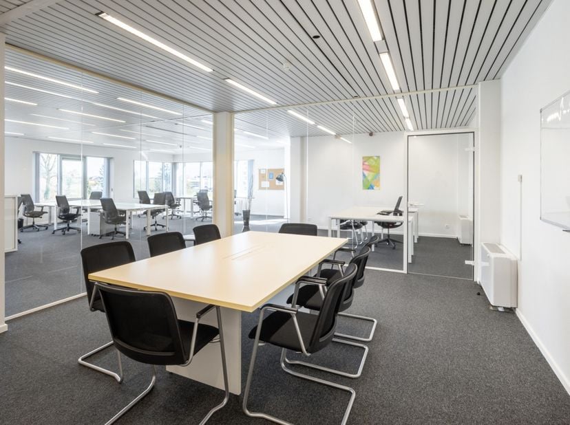 Vaste privékantoorruimte die is aangepast aan de unieke behoeften van uw bedrijf in Regus Erembodegem<br />
<br />
Dit aanbod omvat een eigen kantoorr