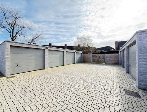                                         Garagebox te huur in Sint-Andries, € 110
