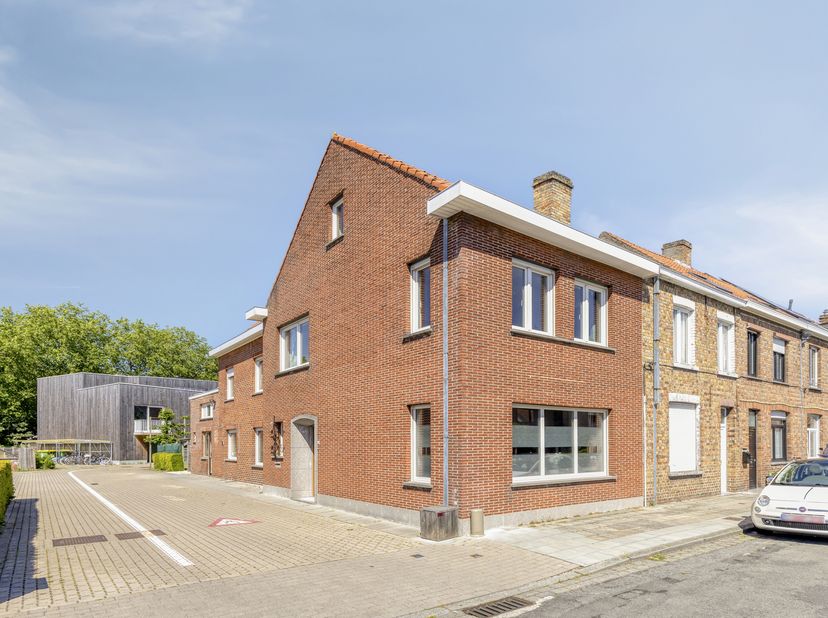 Huis te koop in Hogeweg 136,
                    8200 Sint-Andries