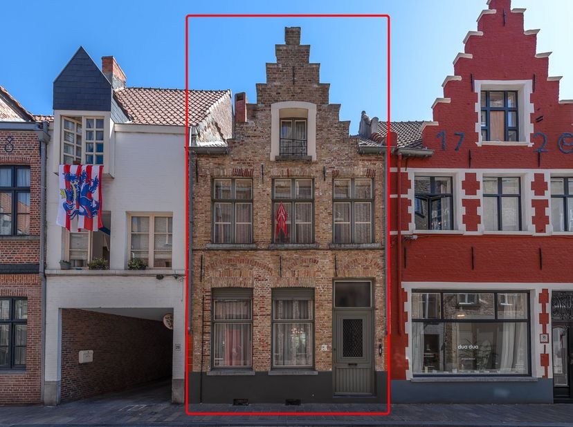 Huis te koop in Genthof 18,
                    8000 Brugge