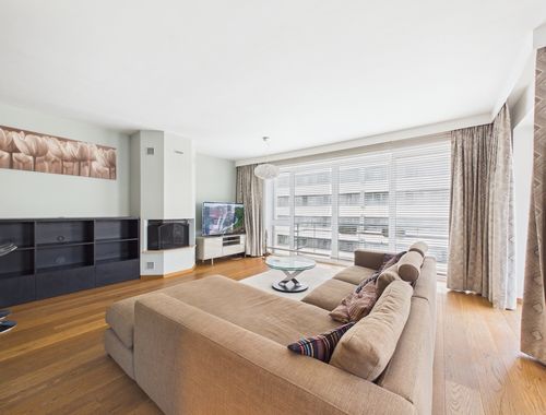                                        Penthouse à louer à Ixelles, € 2.350

