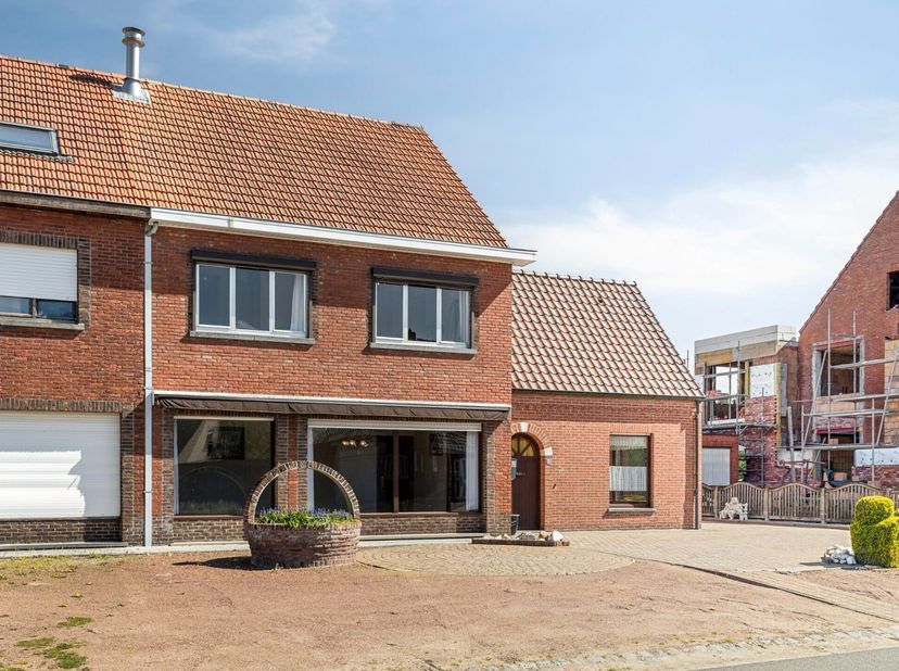 Rustig gelegen woning te Bel (Geel), op wandelafstand van enkele lokale winkels en de prachtige Belse Bossen, en met een vlotte verbinding naar de Zui