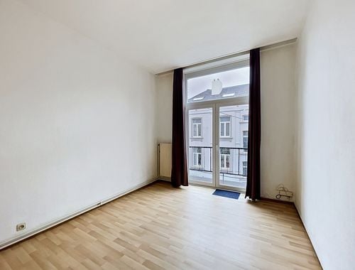                                         Studio à louer à Ixelles, € 780
