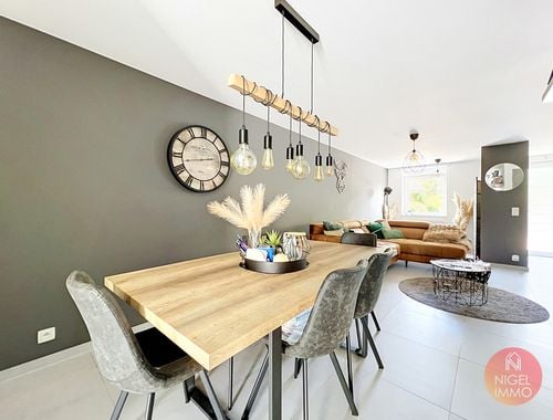                                         Maison à vendre à Queue-du-Bois, € 264.000

