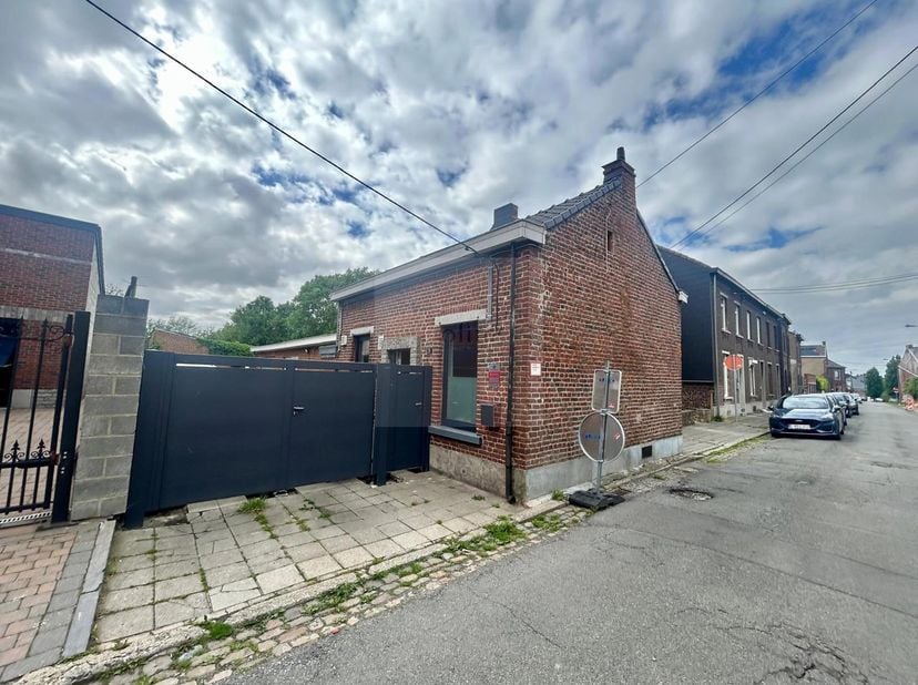 Huis te koop
                    in 6040 Jumet