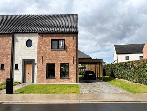                                         Koppelwoning te huur in Roeselare, € 1.300
