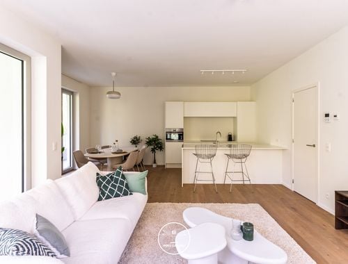                                         Appartement à vendre à Sint-Denijs-Westrem, € 360.000
