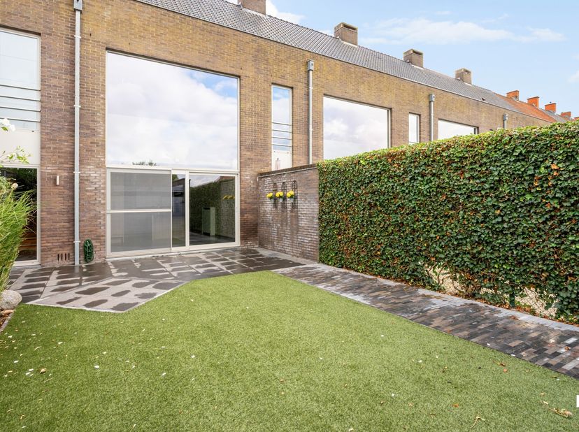 Huis te koop in Meensesteenweg 8,
                    8870 Izegem