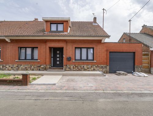                                         Maison à vendre à Saintes, € 495.000
