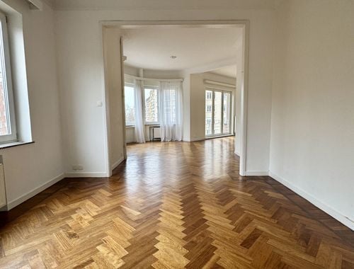                                         Appartement à vendre à Ixelles, € 450.000
