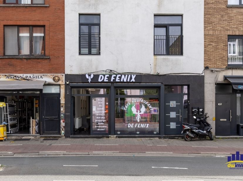 Bien professionnel à remettre
                    à 9000 Gent