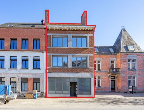                                         Commerce à vendre à Houyet, € 370.000

