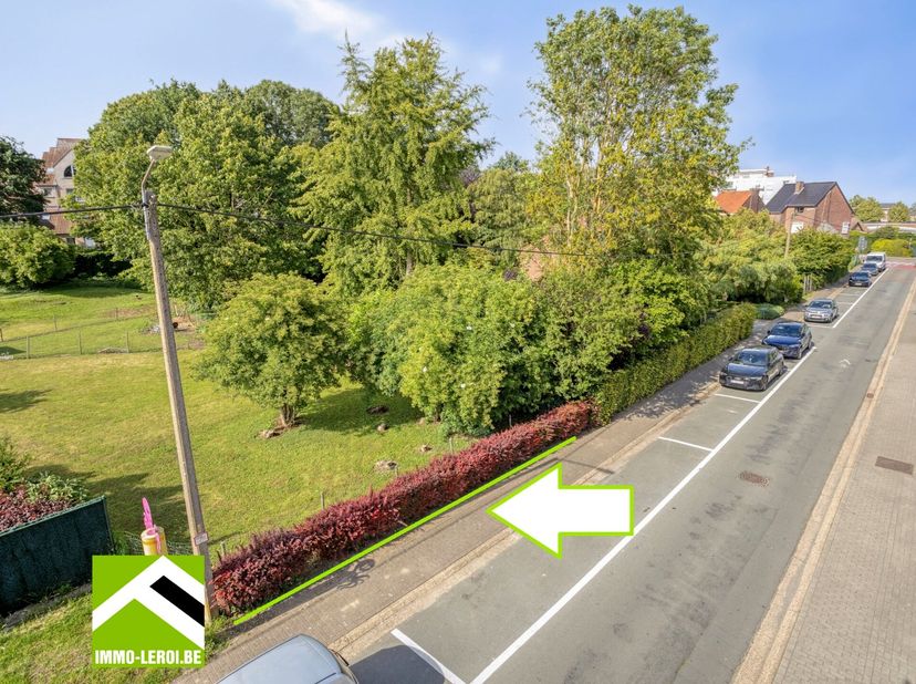 Bekijk dit perceel bouwgrond rechtstreeks op de site van Immo Leroi:<br />
https://www.immo-leroi.be/pand/kopen-grond-tongeren/7591155?<br />
<br />
G
