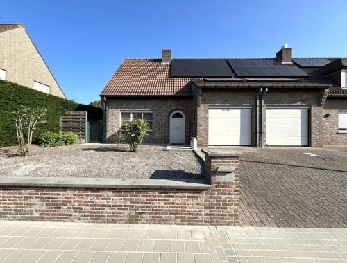                                         Maison à louer à Hooglede, € 950
