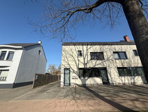                                         Rez-de-chaussée commercial à louer à Herselt, € 790
