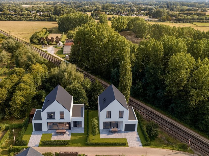 Dans le très convoité Merelbeke-Melle, nous sommes fiers de présenter deux terrains à bâtir exceptionnels, idéaux pour la réalisation d'une constructi
